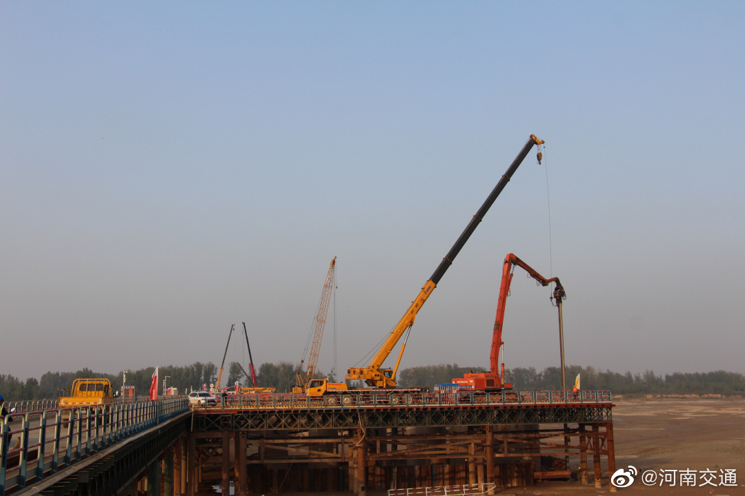 河南：国道230新开黄河桥 主桥及堤外引桥桩基施工完成超七成